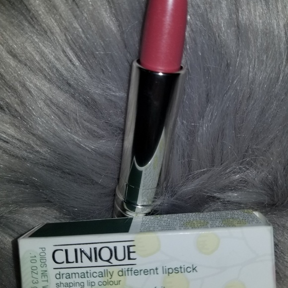 CLINIQUE DRAMATICALLY LIPSTICK - Picture 2 of 4